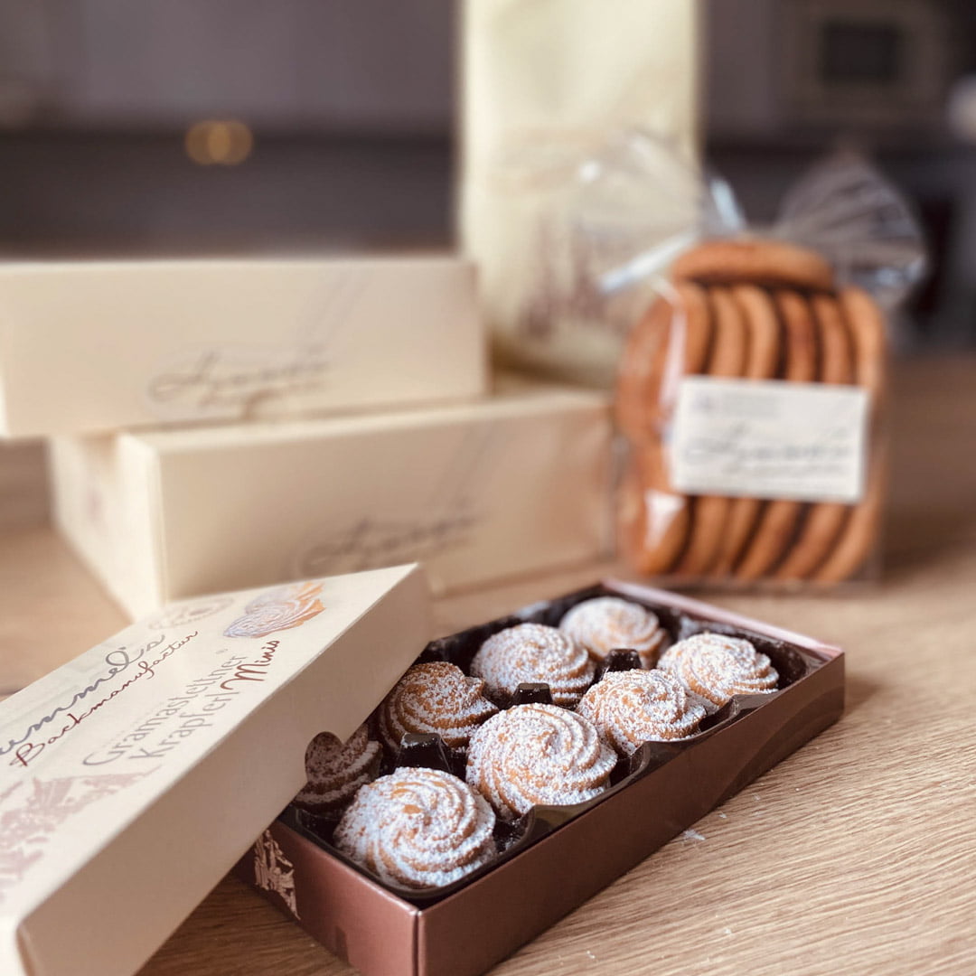 Eine Rarität aus dem mühlviertler Gramastetten. Das Original Gramastettner Krapferl aus der Hummel's Backmanufactur. Mit Liebe gemacht, mit Liebe verspeist.